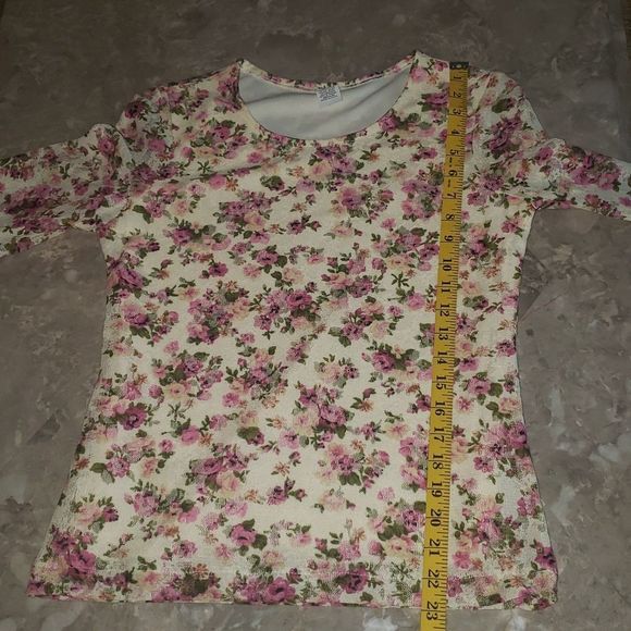 Floral Long Sleeve Top. Runs small. No stretch. NWOT - Picture 7 of 8